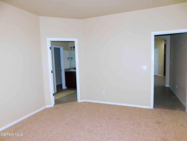 Building Photo - 4088 Loma Dante