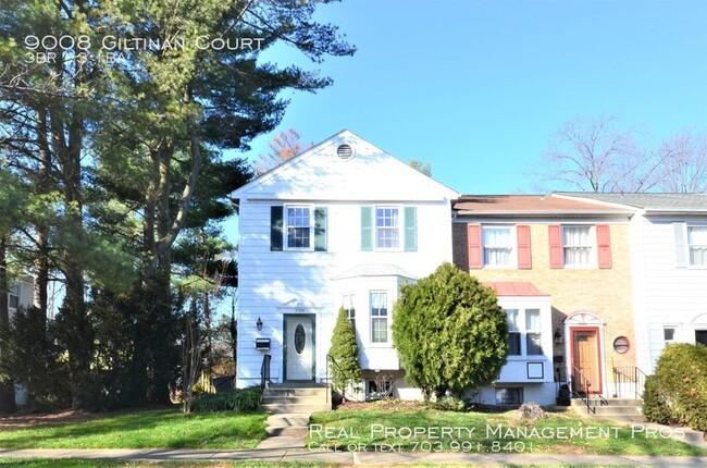 Building Photo - Charming End Unit by Huntsman Lake!