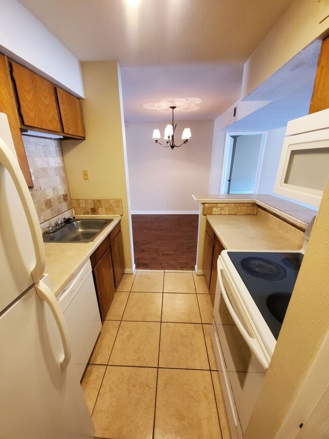 Building Photo - 904#105*