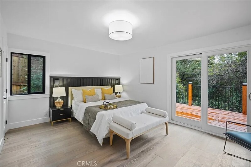 Building Photo - 21171 Colina Dr