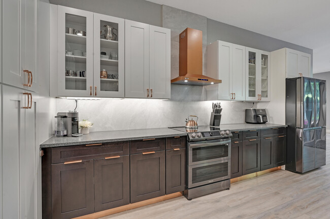 Building Photo - 127 Via Castilla