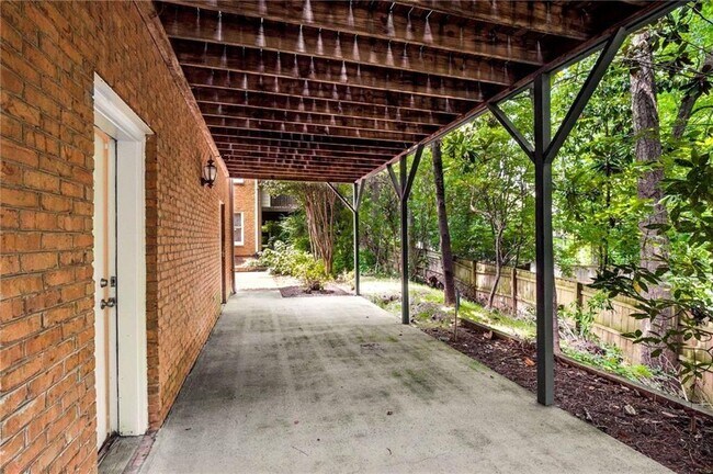 Building Photo - 448 Ivy Park Ln NE
