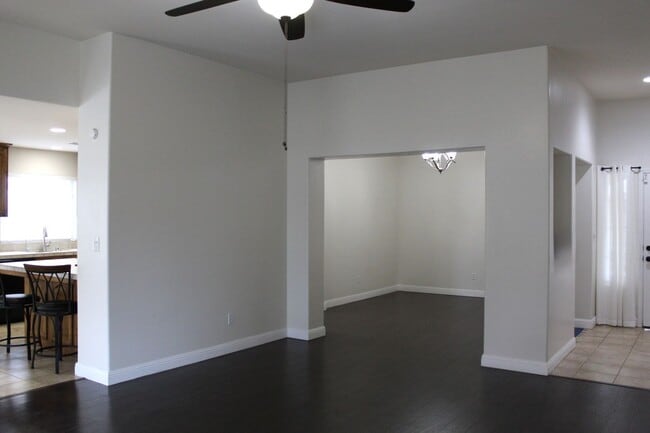 Building Photo - Beautiful Spacious Home for Rent Near Hosking and Mckee Area