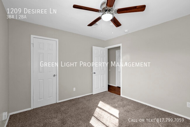 Building Photo - 1209 Desiree Ln