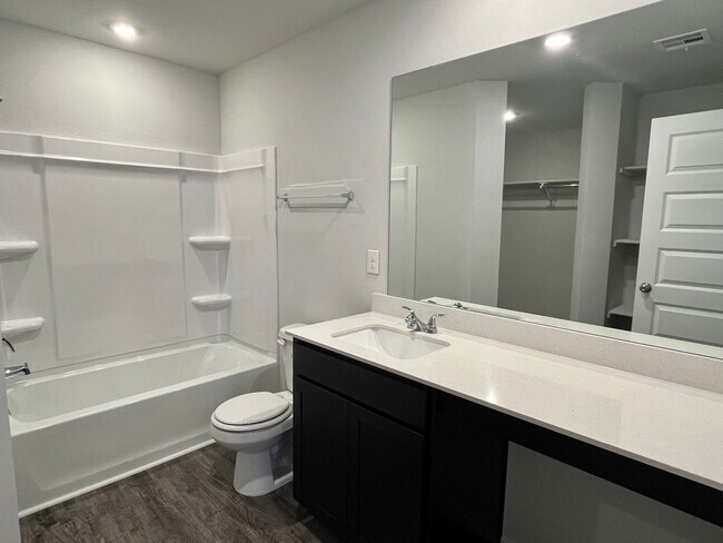 Building Photo - Newer Construction 4 Bed, 2 Bath - Piedmont Schools