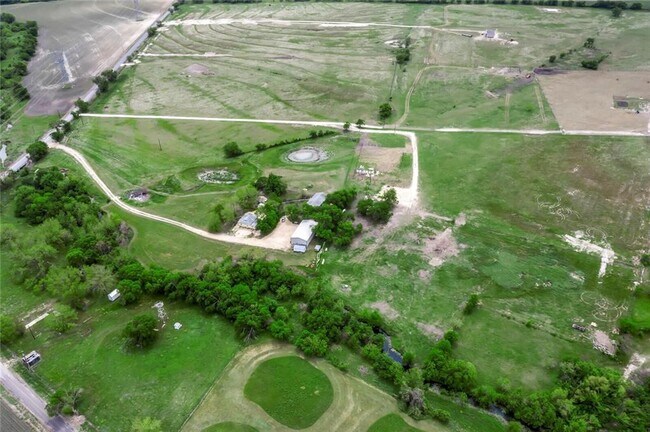 Building Photo - 2201 Cr 320