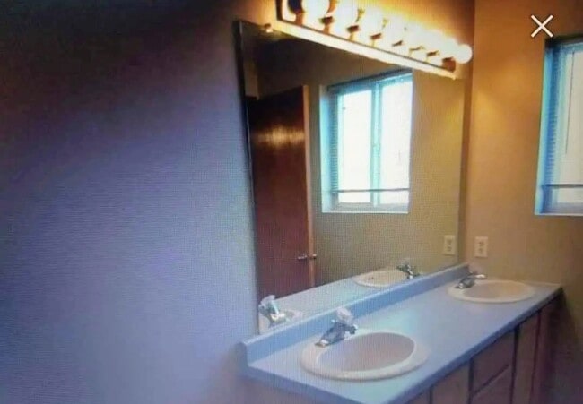 Building Photo - 2425 Bostrom Ct