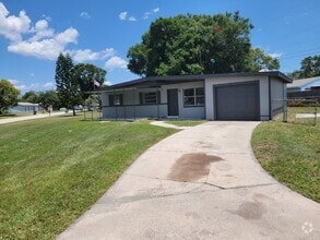 Building Photo - 1917 Mosswood Dr
