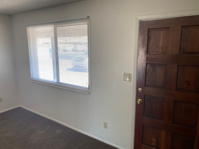 Building Photo - 3326 S Country Club Way