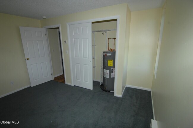 Building Photo - 128 Milton Ave