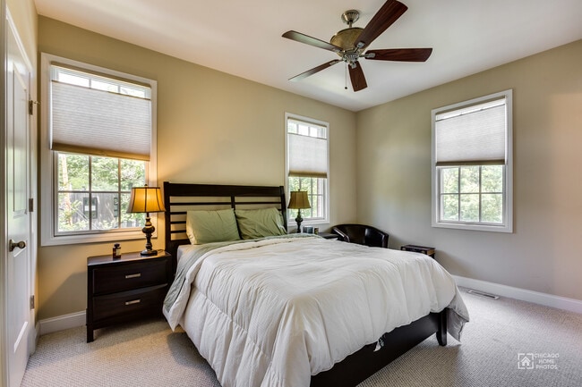 Building Photo - 932 Westmoor Rd