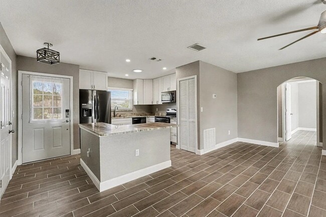 Building Photo - Newgate Street Northwest