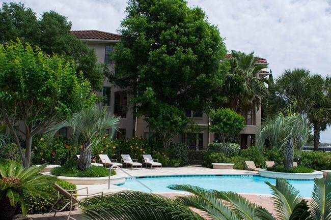 Village on the Lake Houston, TX Apartment Finder