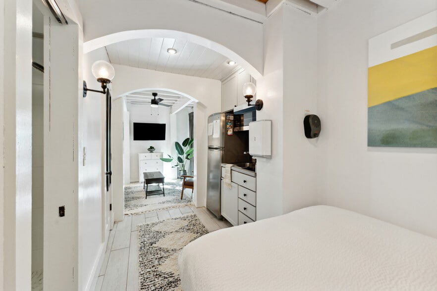 Building Photo - 33 Cannon St