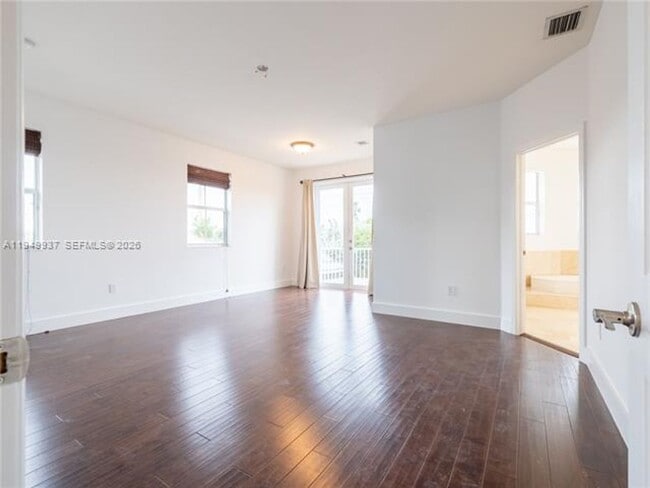 Building Photo - 7010 NW 106th Ave