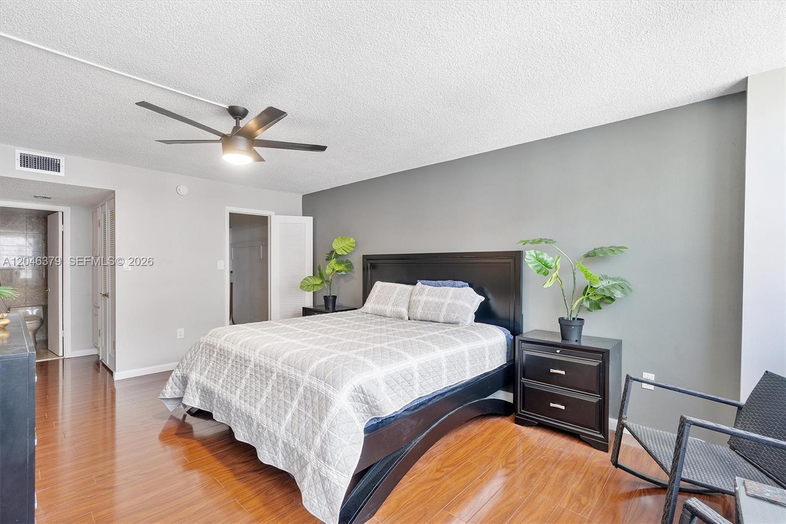 Building Photo - 18031 Biscayne Blvd