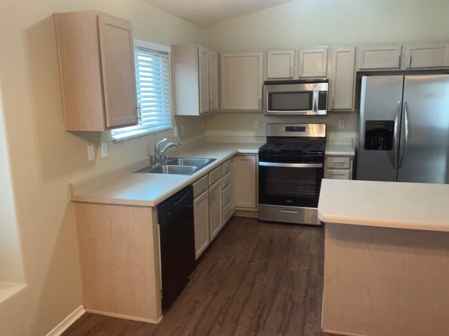 Building Photo - 736 Autumn Meadows Dr