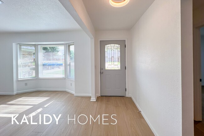 Building Photo - 3501 Baird Dr