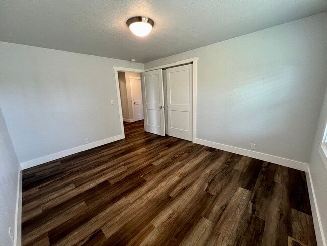 Building Photo - Fully Remodeled 4 Bed 3 Bath Home in the C...