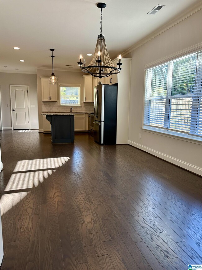 Building Photo - 2090 Springfield Dr