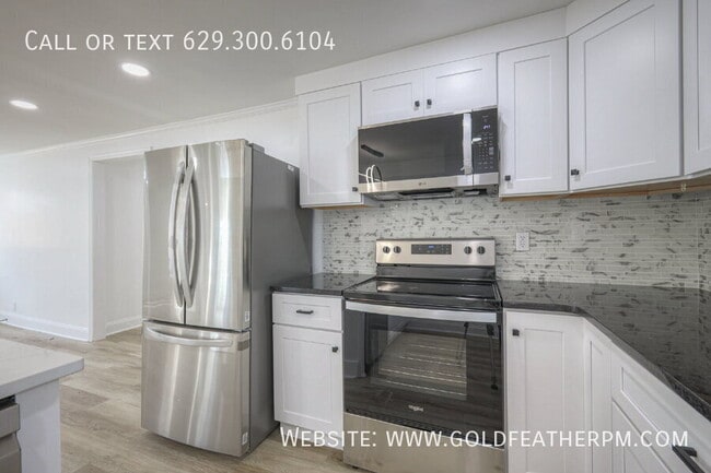 Building Photo - 1707 17th Ave N