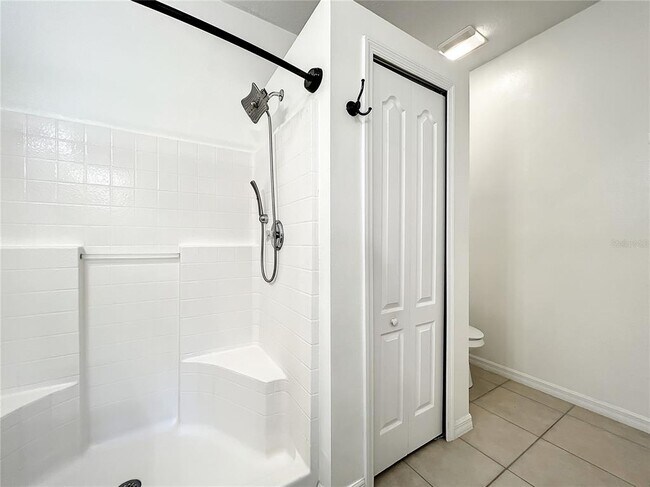 Building Photo - 1827 Great Falls Way