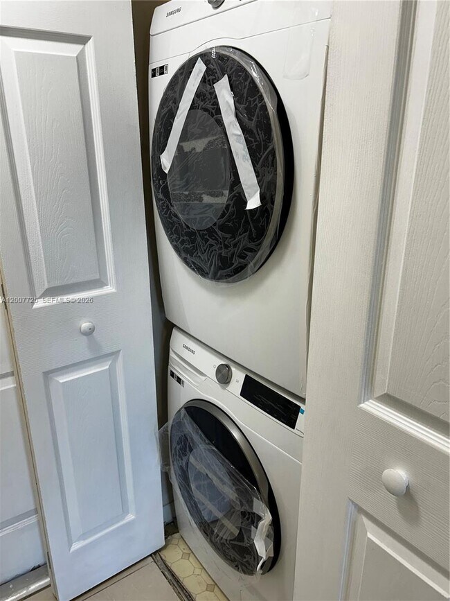 Building Photo - 713 NW 103rd Terrace