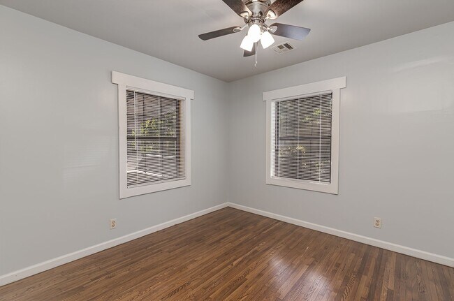 Building Photo - Berryhill 3 bedroom, 2 bath on oversized lot.