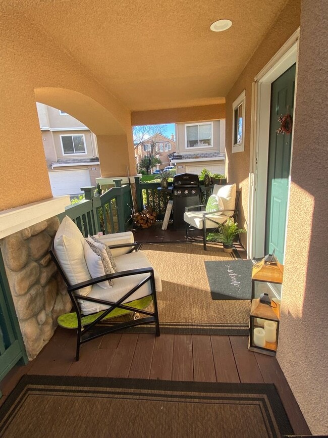 Building Photo - Danville, Shadowhawk 3 Bed, 2.5 Ba., Corner Townhouse, Close to great schools, 2 year lease