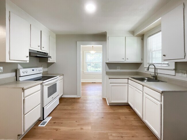 Building Photo - 512 Carl St