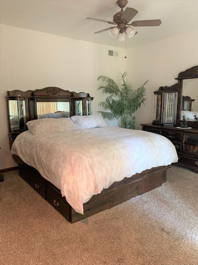 Primary Photo - Lake Oroville Lake House with Spectacular Views!