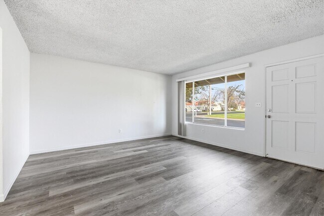 Building Photo - 1802 Rockford Ave