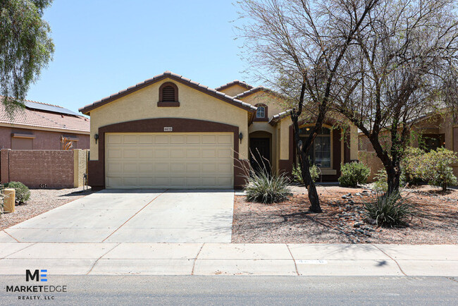 Building Photo - 44715 Alamendras St