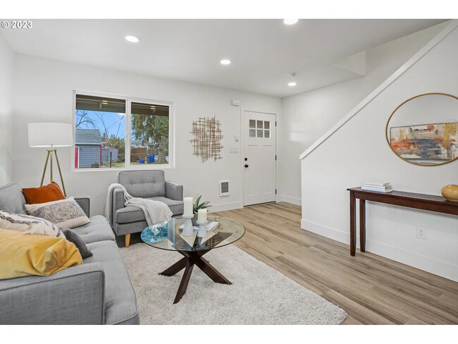 Building Photo - 931 Prospect St