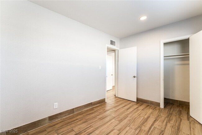 Building Photo - 1604 Ardmore St