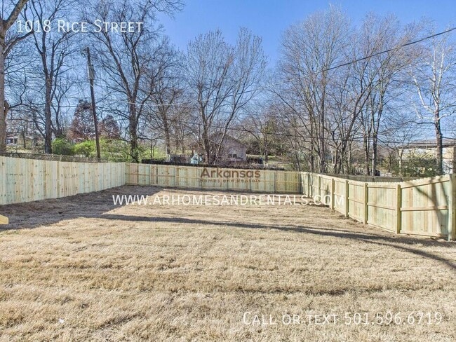 Building Photo - 1018 Rice St