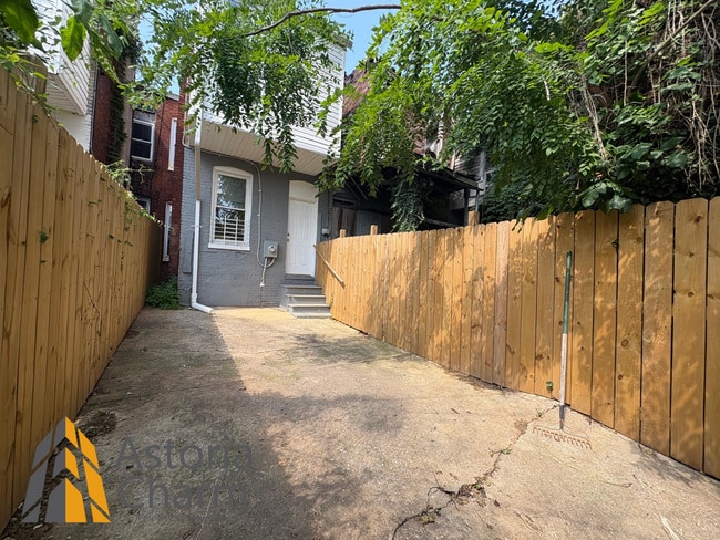 Building Photo - Move-In Ready 4-Bedroom Home with Updated ...