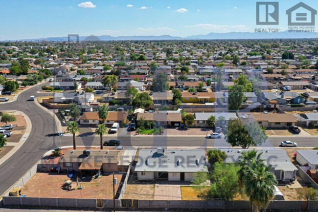 Building Photo - 5Bed/2Bath House at 35th Ave/Cactus! Move-In Ready on 04/02/2026! -- NO HOA!