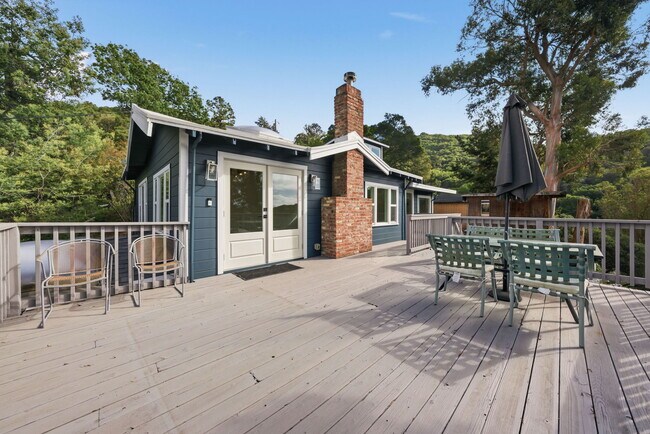 Building Photo - 5100 Leona St