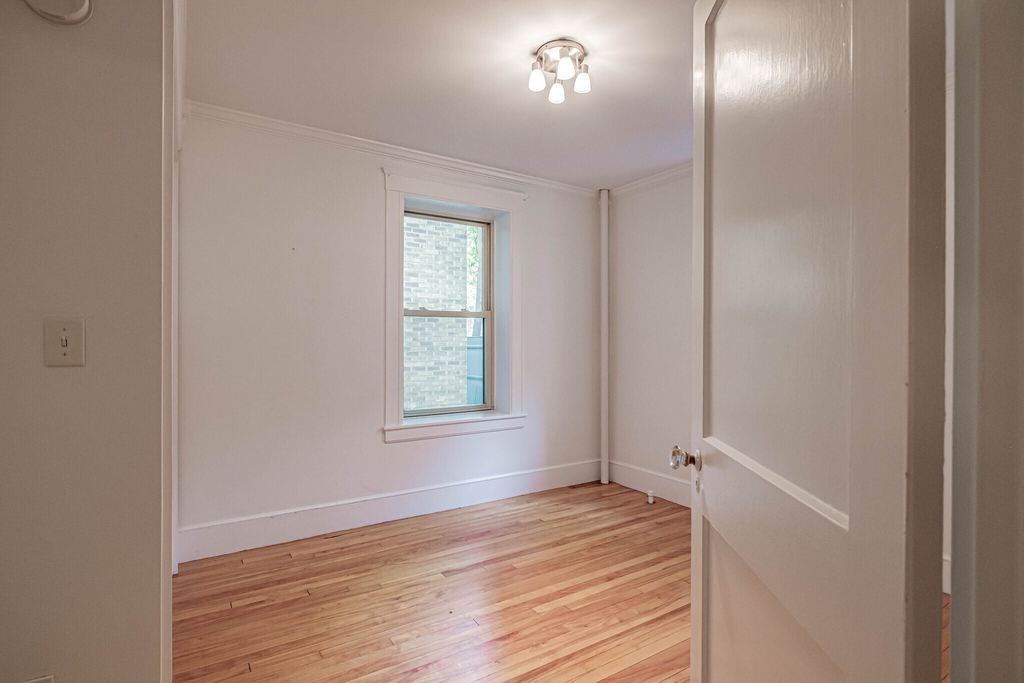 Building Photo - 197 Pine St