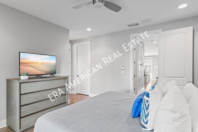 Building Photo - 4923 E County Hwy 30A