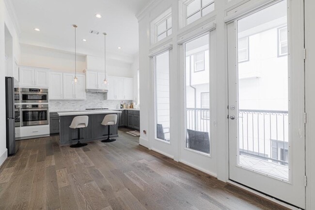 Building Photo - 10760 Craighead Dr