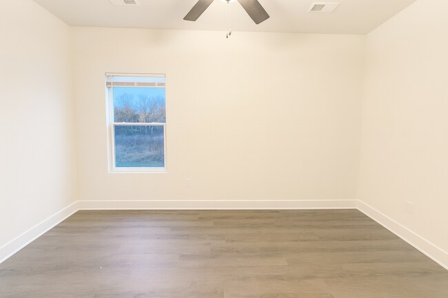 Building Photo - 11643/45 Harry Ct