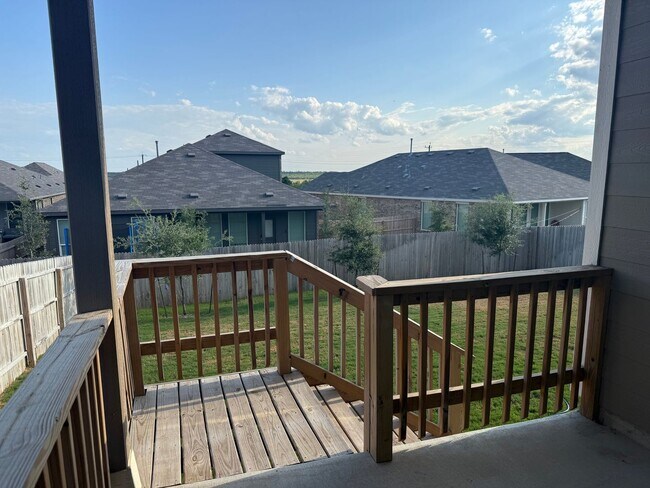 Building Photo - Spacious 5-Bed, 3-Bath Home in Brookmill –...