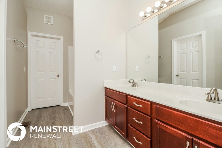 Building Photo - 3121 Demetros Pl