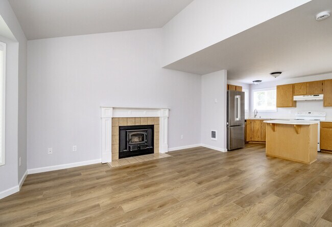 Building Photo - 5823 186th Ave Ct E
