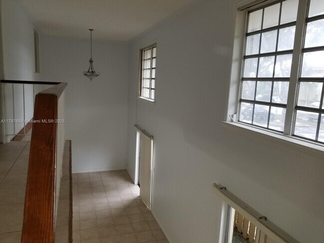 Building Photo - 8600 SW 109th Ave