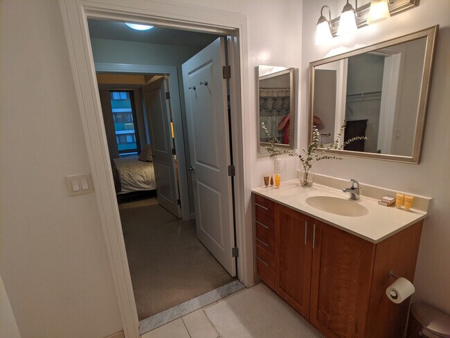 Building Photo - 5 Emerson Pl