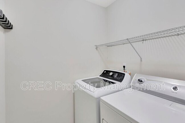 Building Photo - 232 S Lamplighter Ln