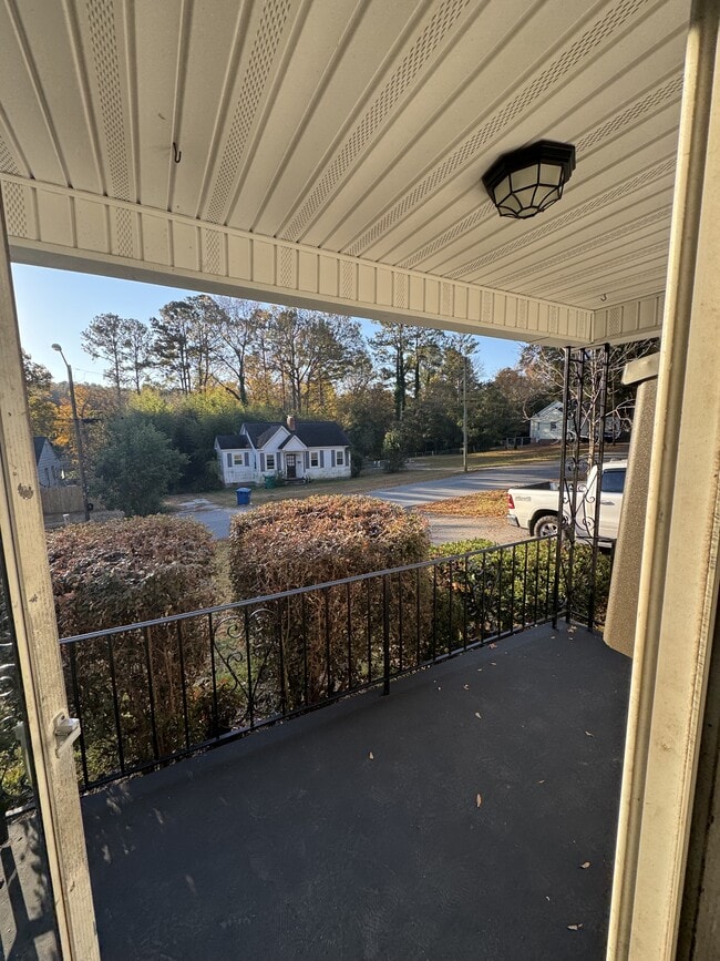 Building Photo - 221 Briggs Ave